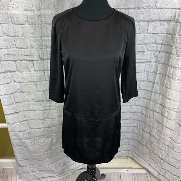 Forever 21 shift dress w/3/4 sleeves knee length
black size small - Picture 1 of 11